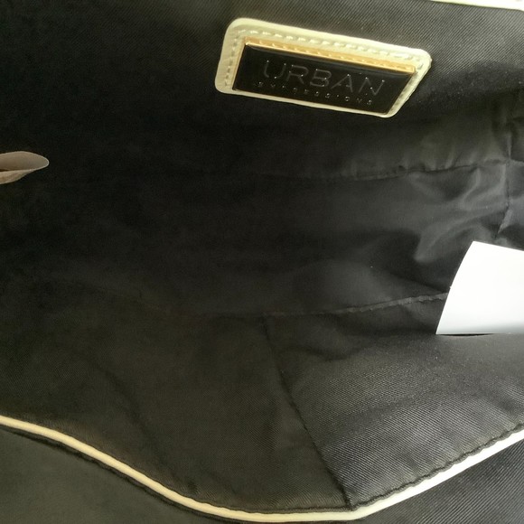 Urban Expressions Cream Leather Shoulder Bag - Picture 11 of 11